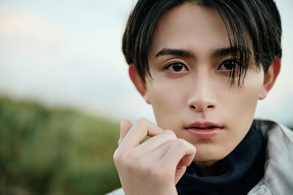 【オンライン特典生写真】葉山侑樹 写真集「蒼穹」 Amazon.co.jp 限定】葉山侑樹1st写真集 蒼穹（限定絵柄生写真付